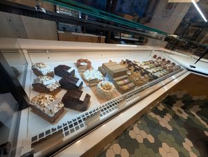 Sweets at Land & Monkeys - Beaumarchais in Paris