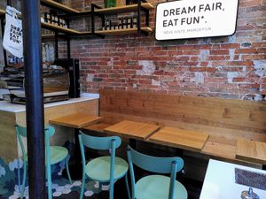 Eat-in space at Land & Monkeys - Beaumarchais in Paris