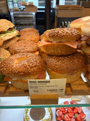 Nordic bagel at Land & Monkeys - Beaumarchais in Paris