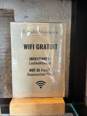 Free wifi at Land & Monkeys - Beaumarchais in Paris