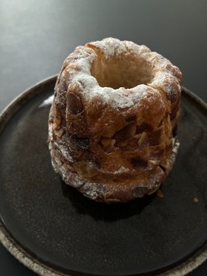 Petit kouglof at Land & Monkeys - Beaumarchais in Paris