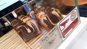 Marbled cakes at Land & Monkeys - Beaumarchais in Paris