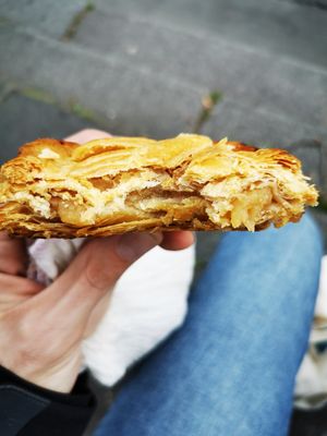 Chausson aux pommes at Land & Monkeys - Beaumarchais in Paris