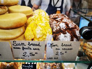 Bread at Land & Monkeys - Beaumarchais in Paris