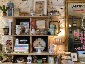 Books  at Maison Bleue in Lablachere