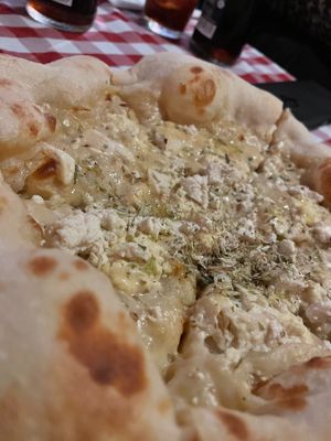 Four cheeses pizza at Al Sanpietrino Trattoria in Lisbon