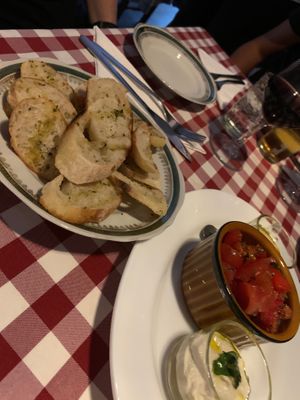 Bruschetta appetizer at Al Sanpietrino Trattoria in Lisbon