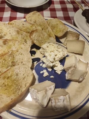 Tabla de quesos at Al Sanpietrino Trattoria in Lisbon