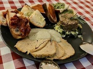 Appetizers given with desgustacion menu at Al Sanpietrino Trattoria in Lisbon