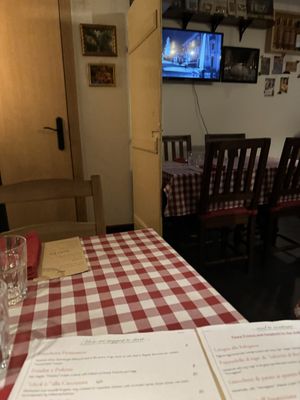 Tv  at Al Sanpietrino Trattoria in Lisbon