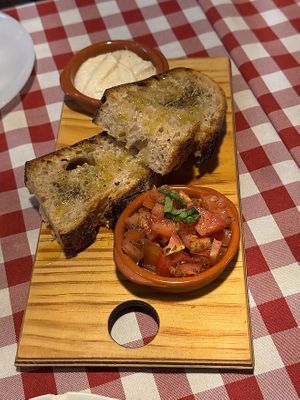 Bruschetta at Al Sanpietrino Trattoria in Lisbon