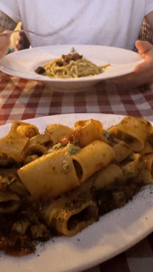 Carbonara (dissapointing) & chewy ‚calamari‘ dish  at Al Sanpietrino Trattoria in Lisbon