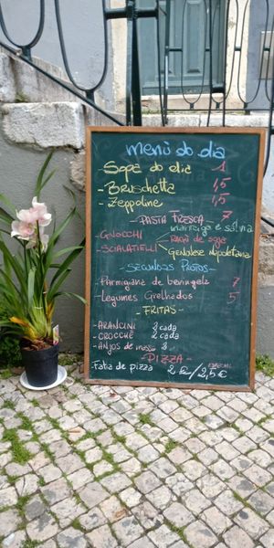 Menu of the day at Al Sanpietrino Trattoria in Lisbon