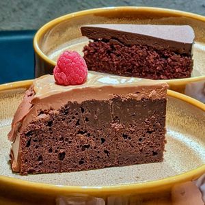 Raw Beetroot Cake & Chocolate Mud Cake at Genius Central in Central Singapore