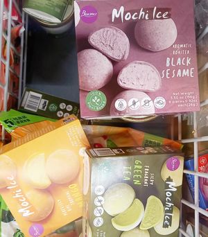 veganes mochi eis at Go Asia Supermarkt in Dusseldorf