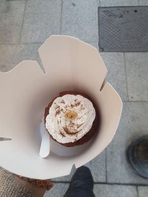 Carrot cake muffin at Chök in Madrid