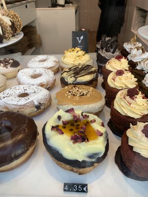 Vegan kronuts  at Chök in Madrid