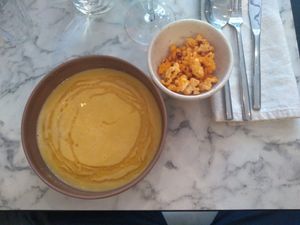 Soupe au maïs avec  popcorn at Urban Greener in Paris