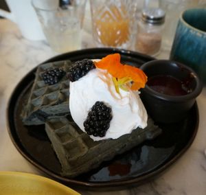 Sweet Black Waffle (brunch menu) at Urban Greener in Paris
