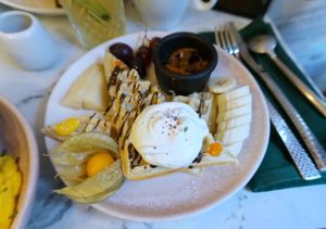 Christmas brunch: Waffles at Urban Greener in Paris