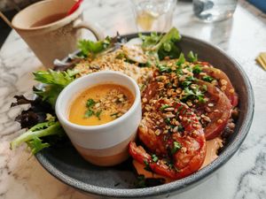 Brunch : Pancake base, roasted heirloom tomatoes, bell pepper and balsamic cream with gazpacho of the day and salad at Urban Greener in Paris