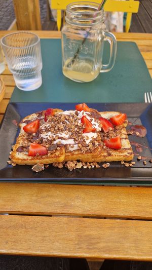 Brioche perdue chocolat/fraise at Urban Greener in Paris