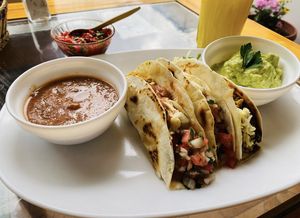 Vegan and vegetarian options, nice place, delicious food, welcoming service! Totally recommended ⭐️⭐️⭐️⭐️⭐️  at Restaurante Vegetariano Inti Raymi in Ibarra