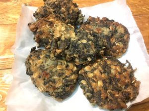 Fried seeds, oat with Mo leaves at Dieu Thien in Ninh Binh