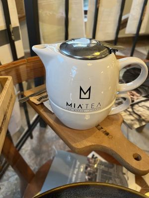 Tea  at Coffee & Books in Decin