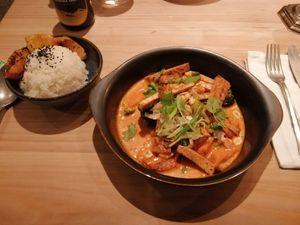 Sunrise curry at Bo's Co in Celerina