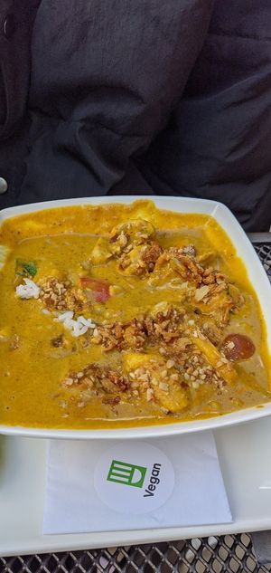 Vegan chicken carri at Pho in Sheffield