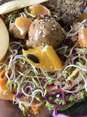 Salade at Brawcoli in Lorient