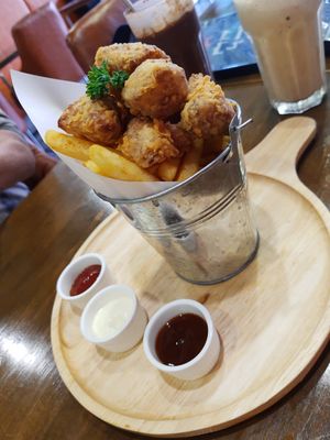 V-nuggets and fries appy at Veganerie - Nana in Bangkok