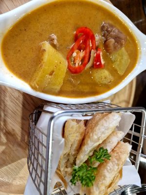 Massaman curry at Veganerie - Nana in Bangkok