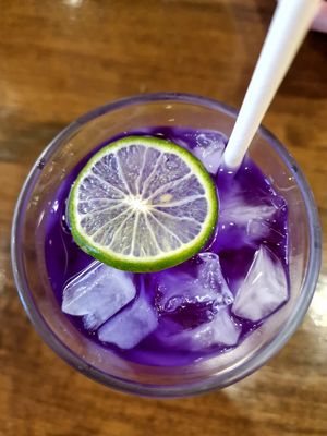 Butterfly lime drink at Veganerie - Nana in Bangkok
