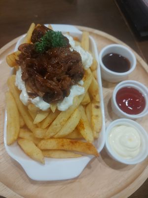 Overloaded fries at Veganerie - Nana in Bangkok