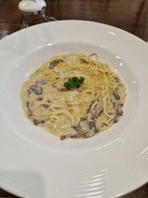 Spaghetti carbonara at Veganerie - Nana in Bangkok