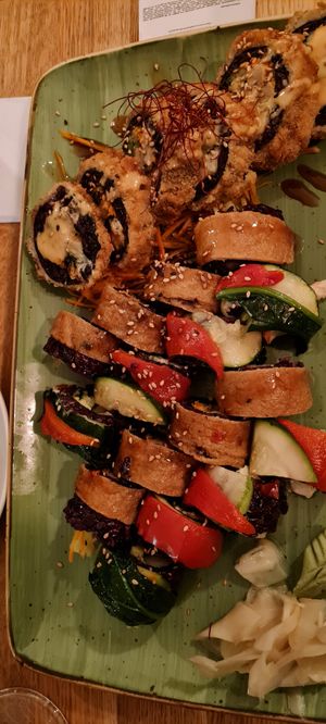 Sushi für 2 at Viet Next Door in Berlin