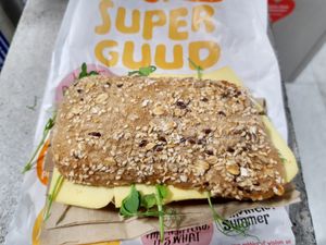 Bollywood sandwich with vegan cheeze at Superguud - Halle Landesmuseum in Zurich