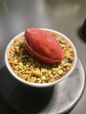 fruit crumble  at The Pig and Palm in Cebu