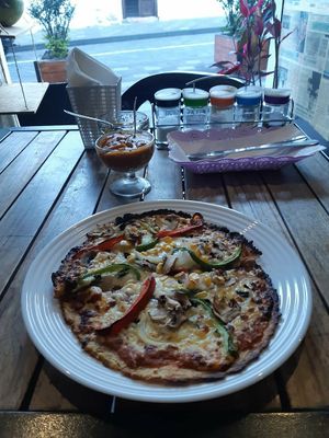 Vegan pizza at Verdecelli  - Coco's Cafe in Cuenca