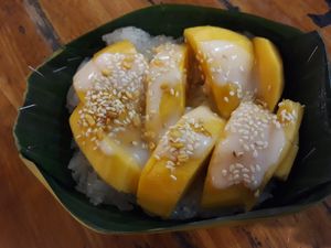 Mango sticky rice at Thai Dessert Stall in Koh Phangan