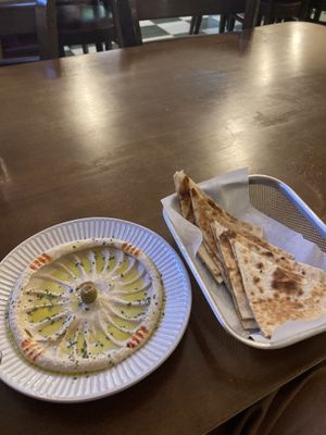 Hummus and flat bread  at Asalam Restaurant in Jeju