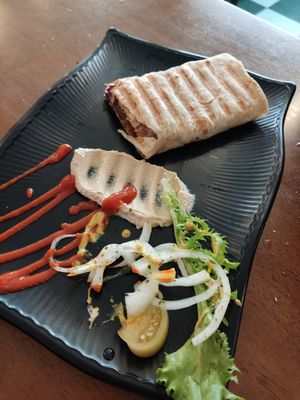 Falafel (they give you 2, we can't wait to make the photo) at Asalam Restaurant in Jeju