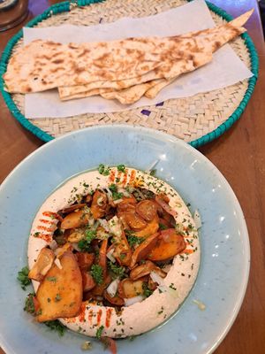 Hummus with mushrooms and flatbread at Asalam Restaurant in Jeju