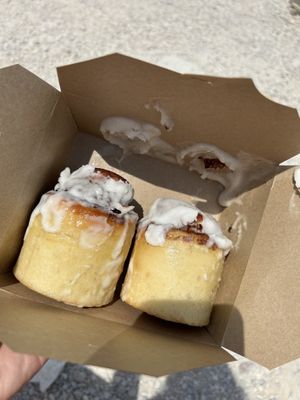 Cinnamon rolls🤤 recommend!  at Anana in Athens
