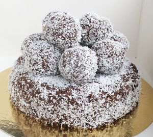 Chokladbollstårta at Veganska Kakor in Malmo