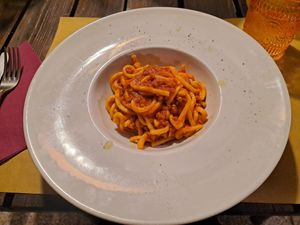 Tasting menu pasta with ragu at La Becerca in Serra San Quirico