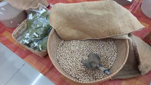 chickpea on bulk, customers r encouraged to bring their own container, mungbean at Satvika Bhoga in Denpasar