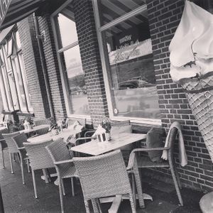 Black and white  at Aan de Maas in Rotterdam